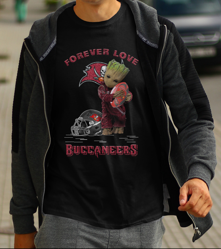 Forever Love Buccaneers With Groot And Tampa Bay Football T-Shirt