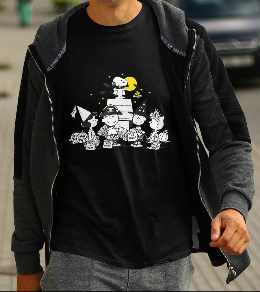 Peanuts Halloween Trick Or Treat With Snoopy And Friends T-Shirt