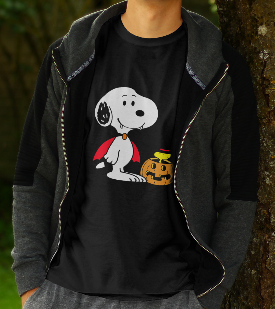 Snoopy Halloween Vampire With Woodstock In Pumpkin Hat T-Shirt