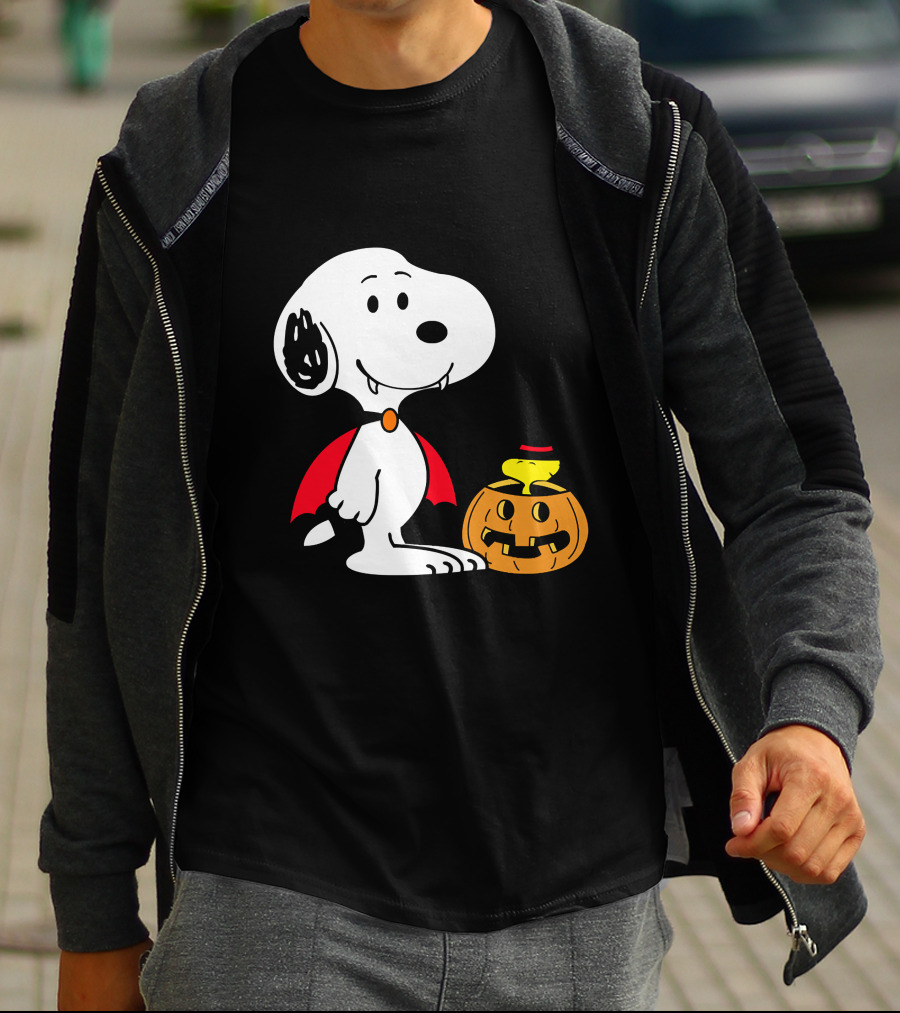 Snoopy Halloween Vampire With Woodstock In Pumpkin Hat T-Shirt