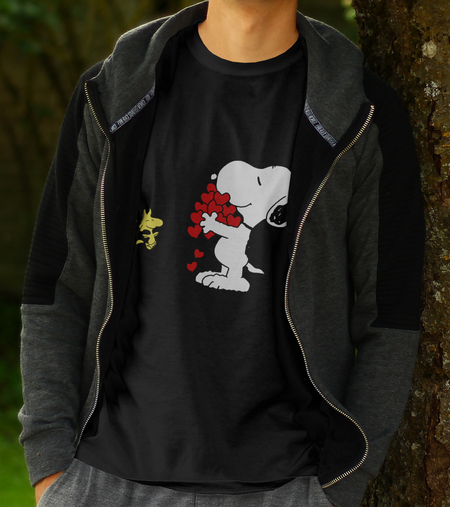 Snoopy Holding Hearts With Woodstock Hugging T-Shirt