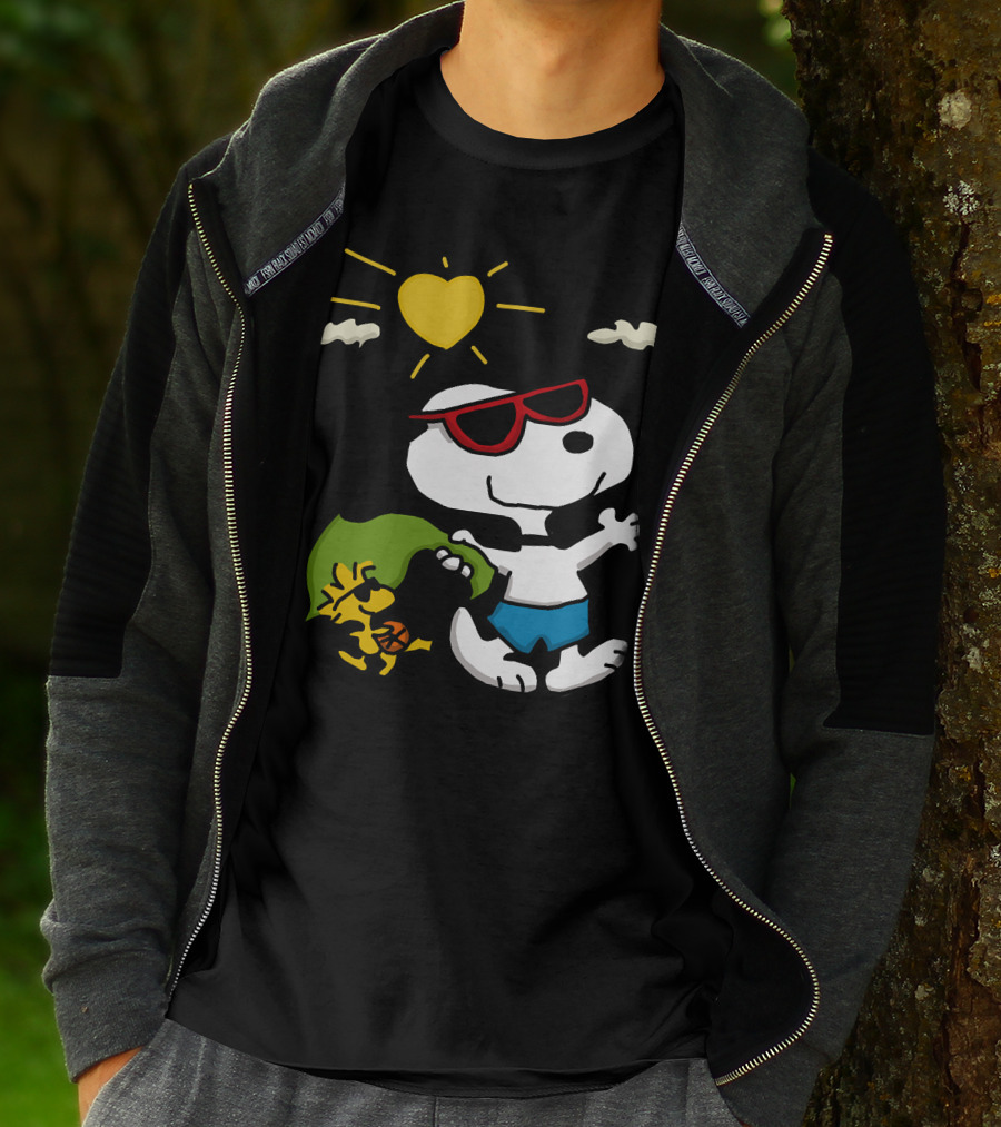 Snoopy And Woodstock Summer Fun Sun Heart Sunglasses T-Shirt