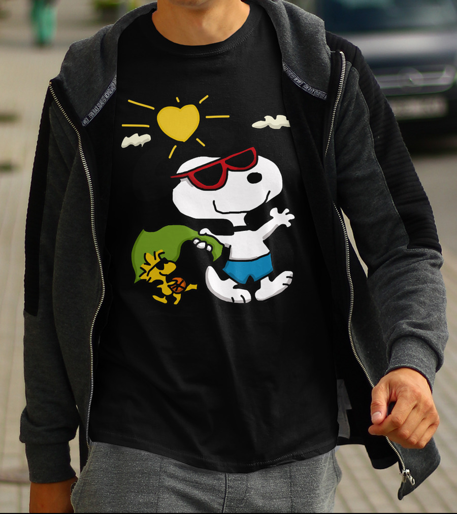 Snoopy And Woodstock Summer Fun Sun Heart Sunglasses T-Shirt