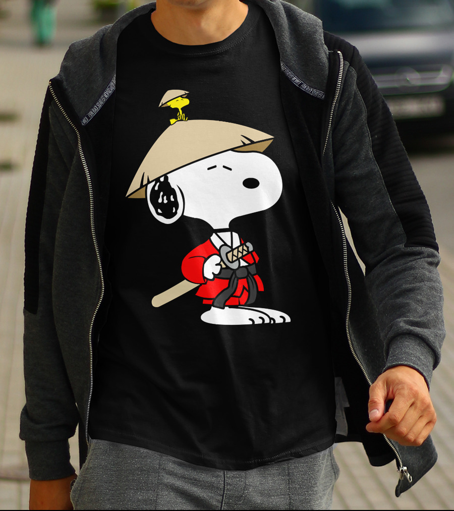 Snoopy Samurai Woodstock Hat Red Kimono Sword T-Shirt