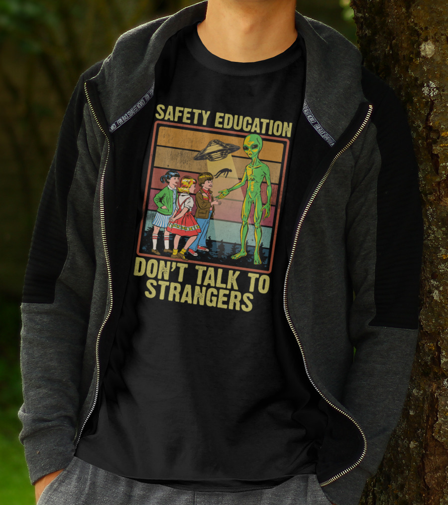 Safety Education Alien Encounter With Kids Don't Talk To Strangers Retro T-Shirt
