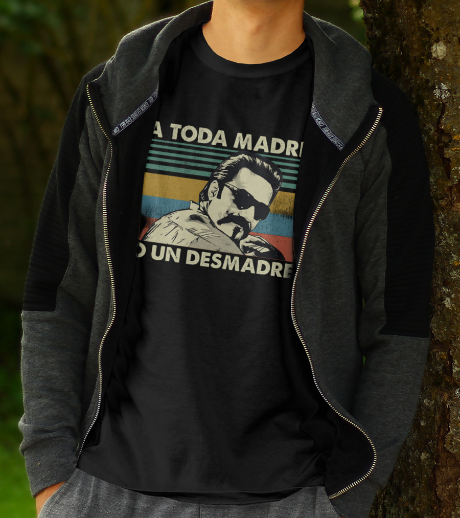 A Toda Madre O Un Desmadre Vintage Retro Stripes Cool Sunglasses T-Shirt