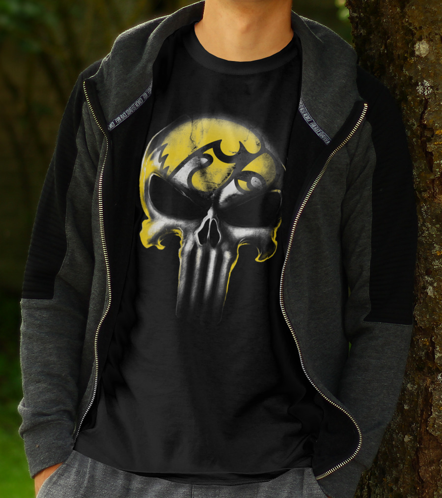 Punisher Skull Iowa Hawkeyes T-Shirt