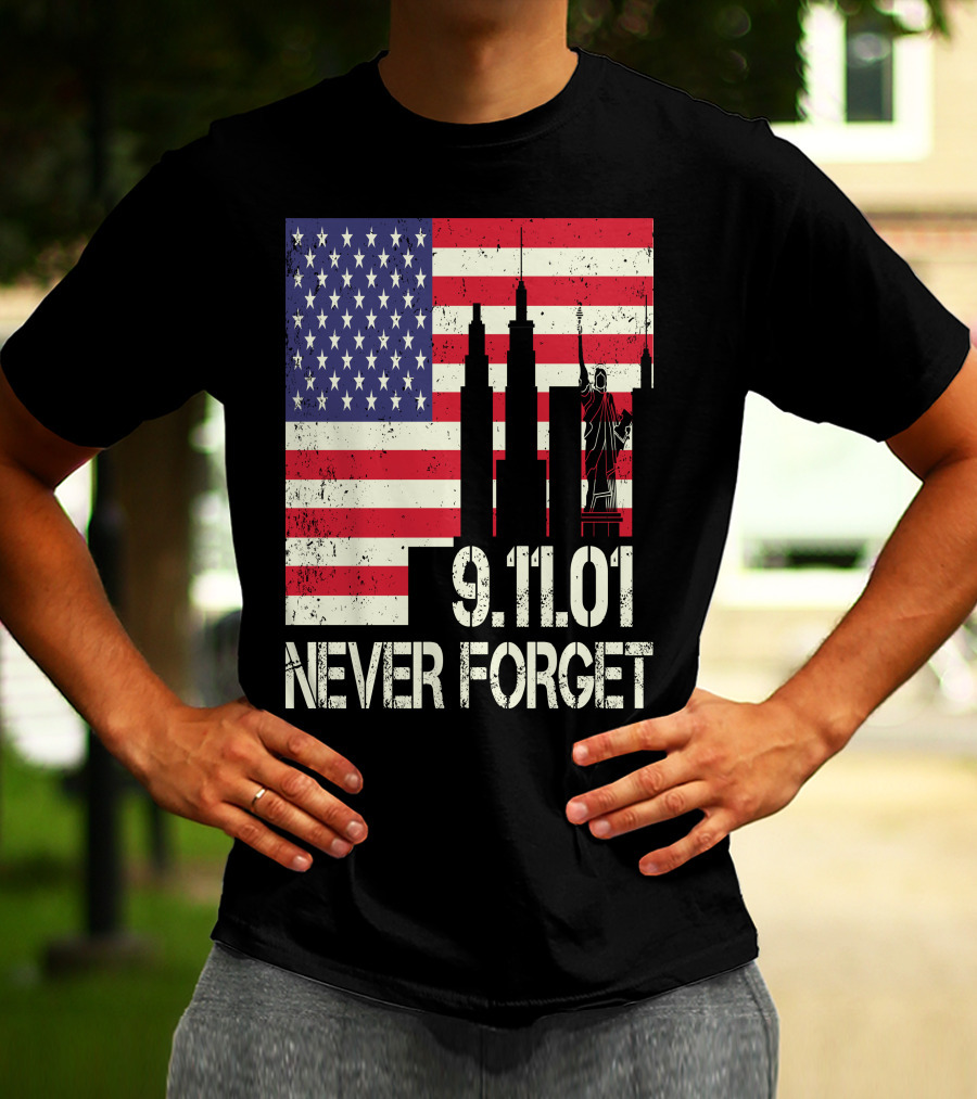 Vintage American Flag 9.11.01 Never Forget Statue Of Liberty And Twin Towers T-Shirt