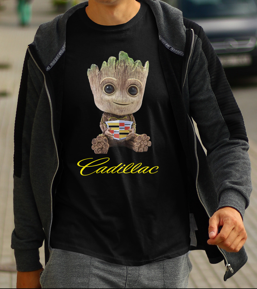 Cadillac Groot Holding Emblem T-Shirt