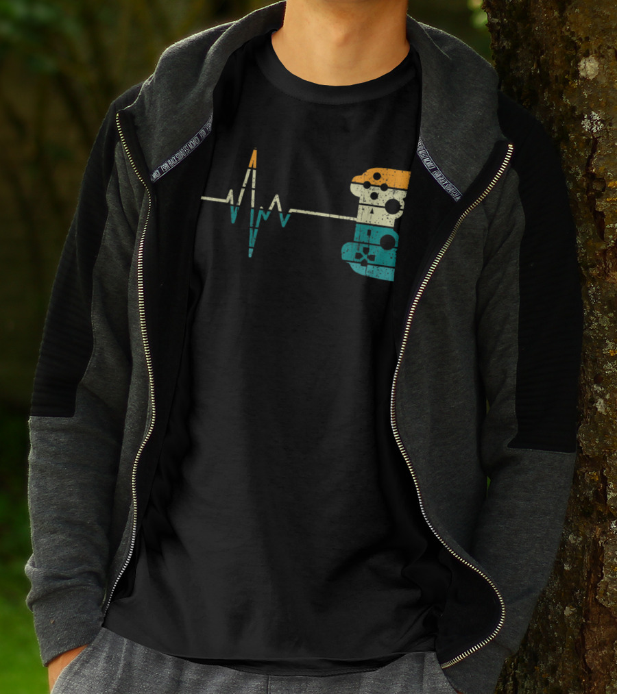 Vintage Gamer Heartbeat Video Game Lover Controller T-Shirt