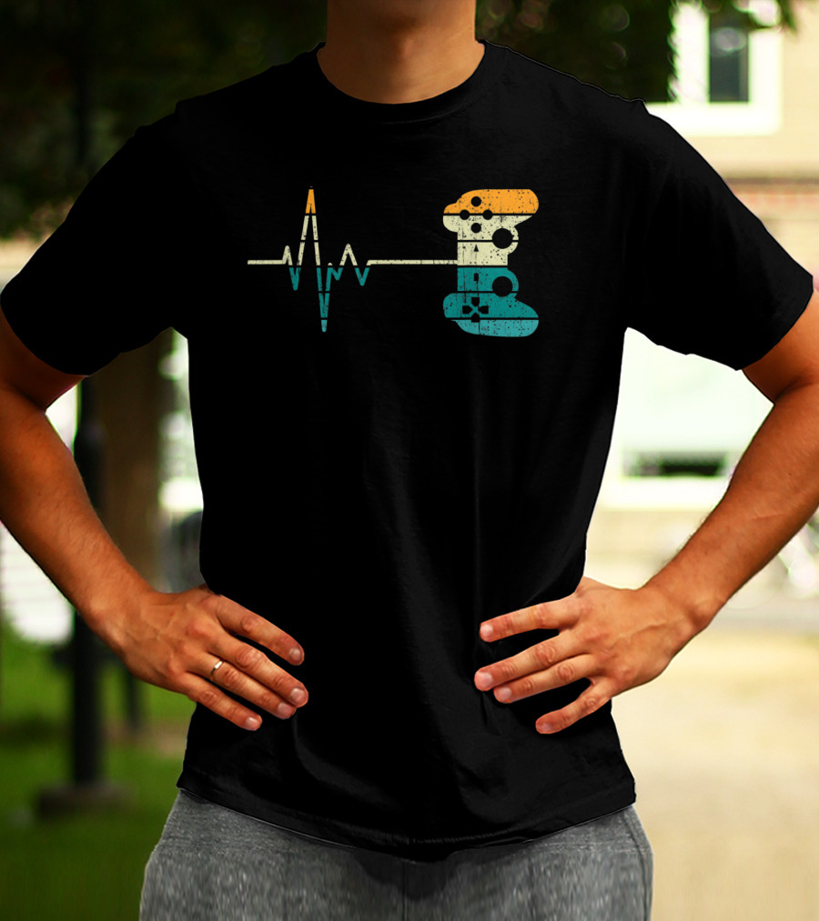 Vintage Gamer Heartbeat Video Game Lover Controller T-Shirt
