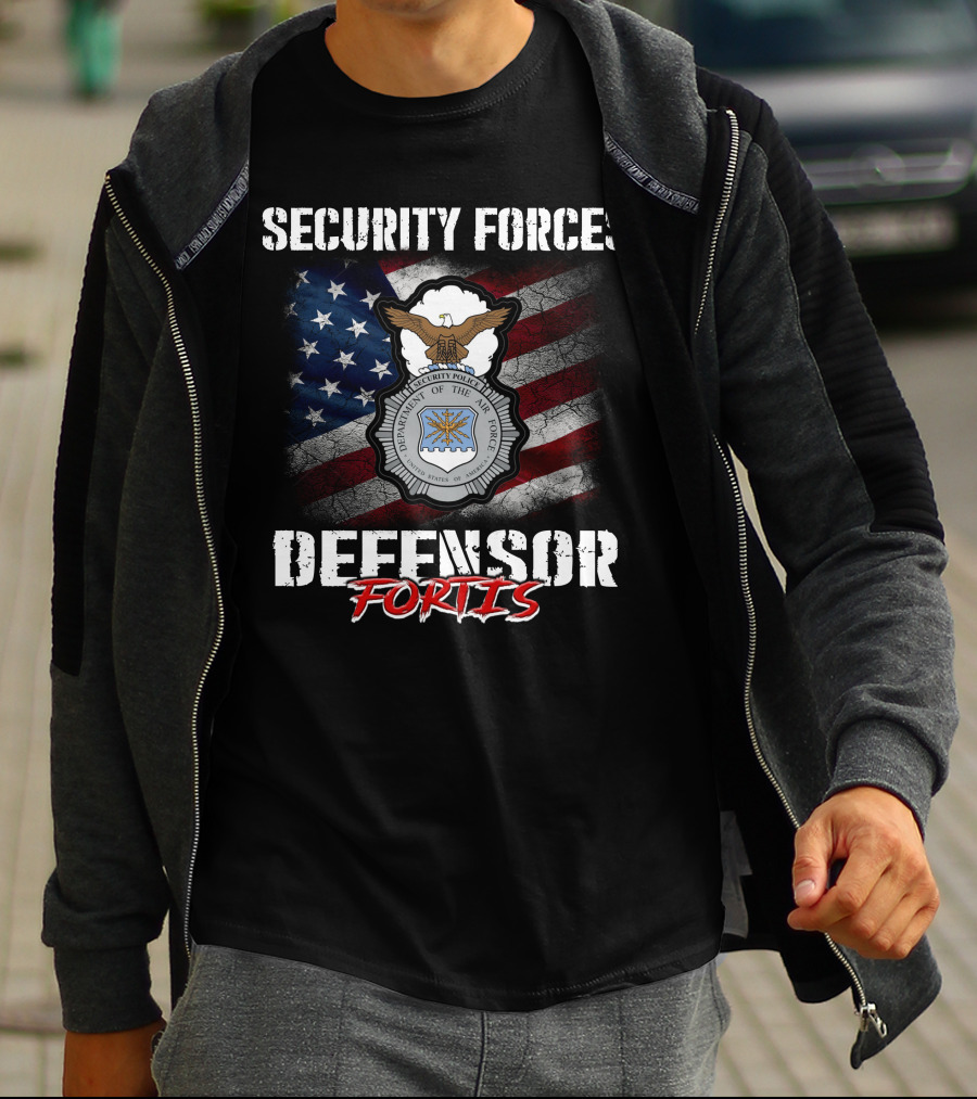 Security Forces Defensor Fortis United States Air Force Flag Badge T-Shirt
