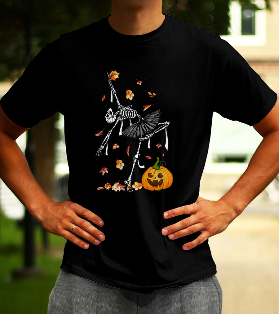 Ballet Dancer Ballerina Skeleton With Jack-O'-Lantern Halloween Fall Leaves T-Shirt