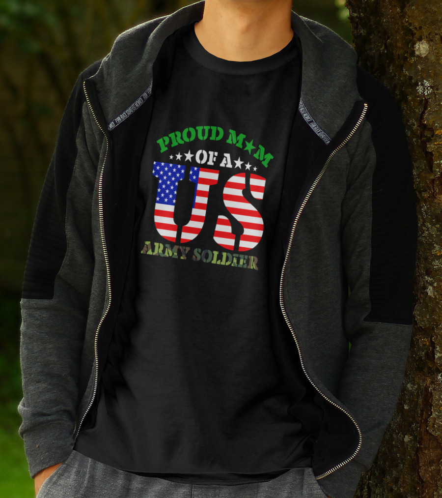Proud Mom Of A US Army Soldier Patriotic T-Shirt