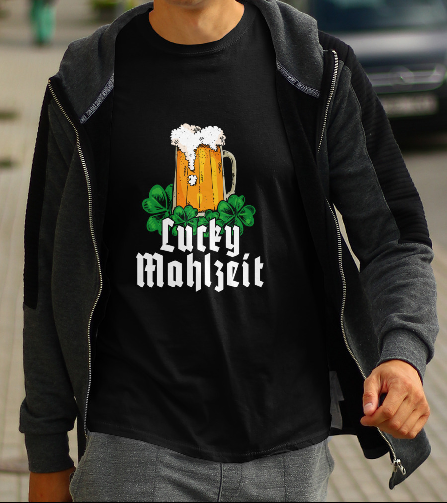 Lucky Mahlzeit St Patricks Day Beer With Shamrock Clovers T-Shirt