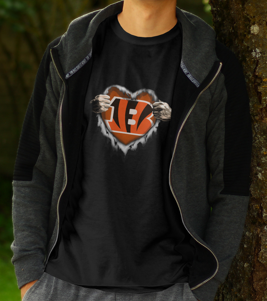 Cincinnati Bengals Ripped Logo Heart T-Shirt