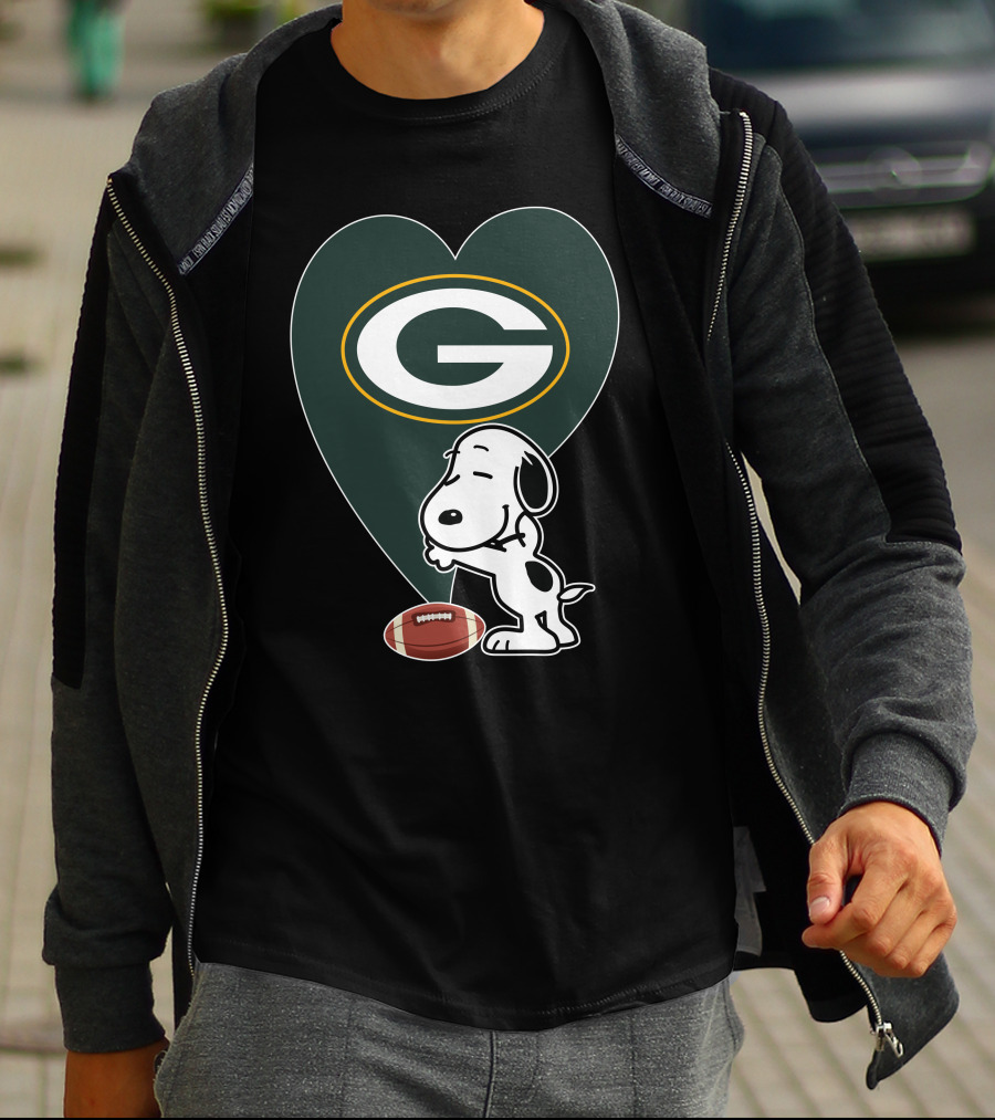 Green Bay Packers Snoopy Heart Football Hug T-Shirt