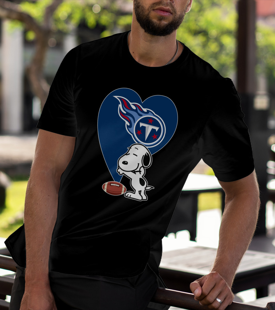 Tennessee Titans Snoopy Heart Football Hug T-Shirt