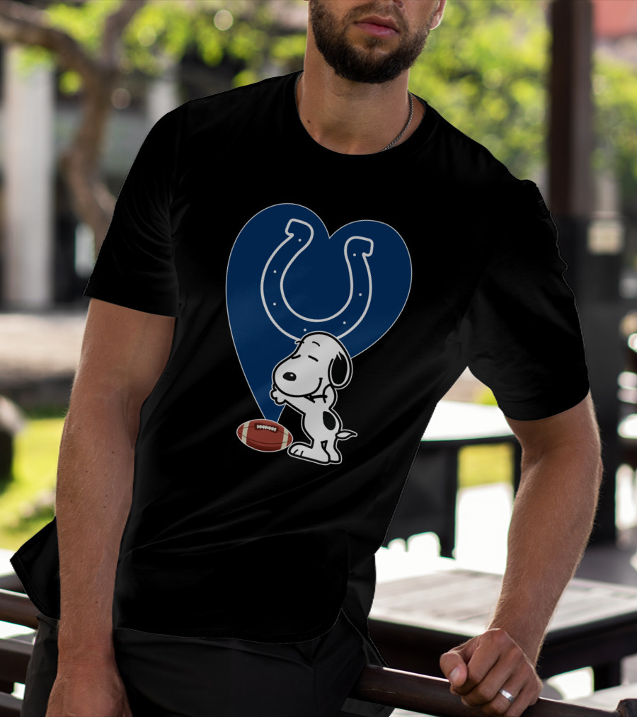 Indianapolis Colts Snoopy Football Heart Hug T-Shirt