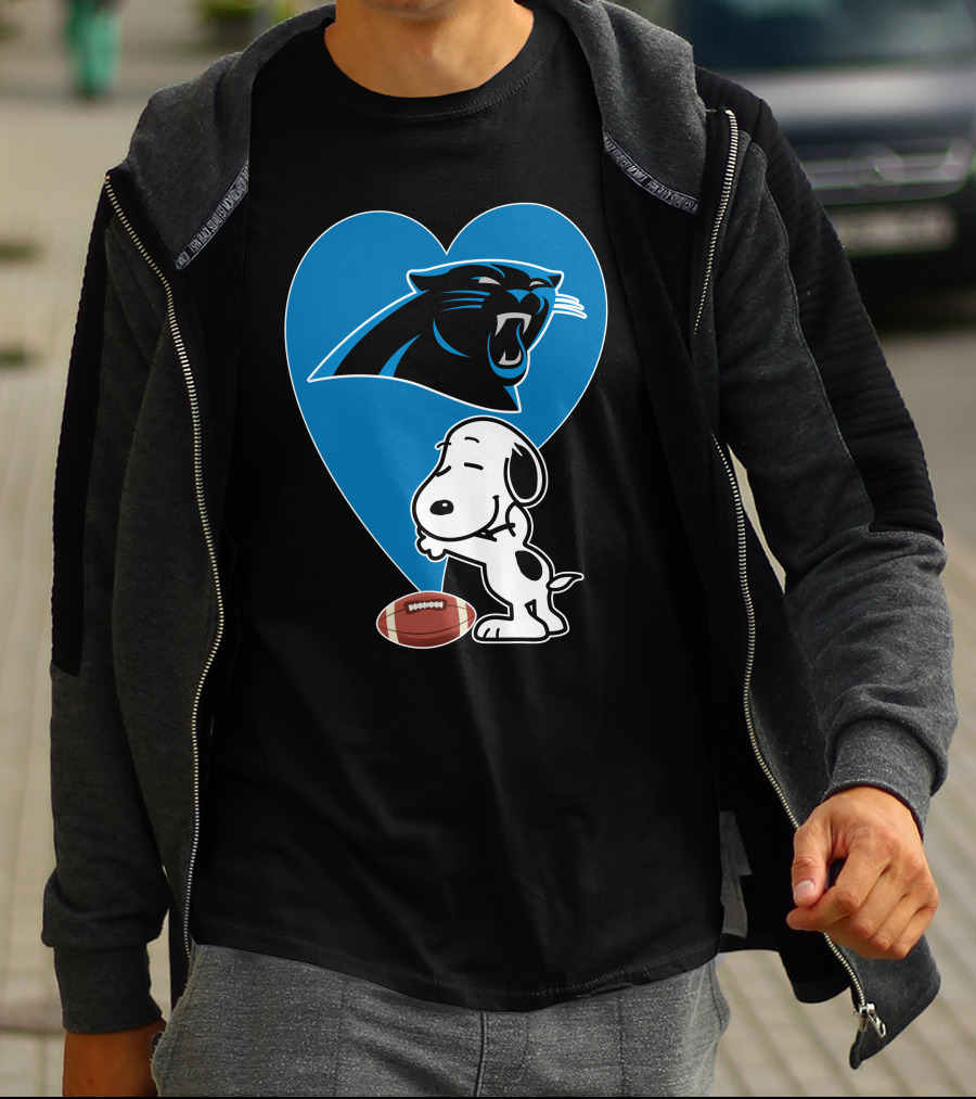 Carolina Panthers Snoopy Football Heart Hug T-Shirt