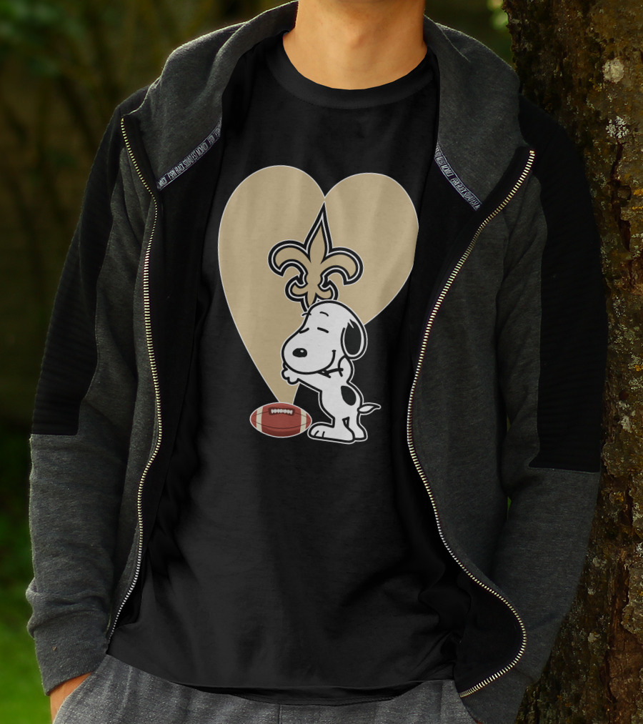New Orleans Saints Snoopy Hug Heart Fleur-de-Lis Football T-Shirt