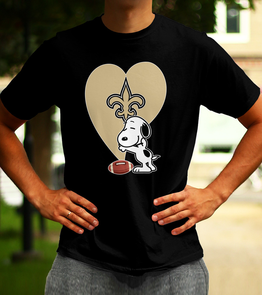 New Orleans Saints Snoopy Hug Heart Fleur-de-Lis Football T-Shirt