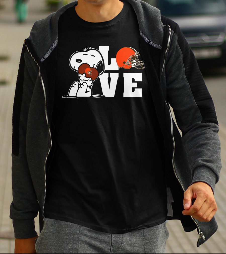 Snoopy Love Cleveland Browns Football Helmet T-Shirt