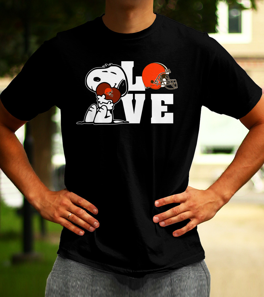 Snoopy Love Cleveland Browns Football Helmet T-Shirt