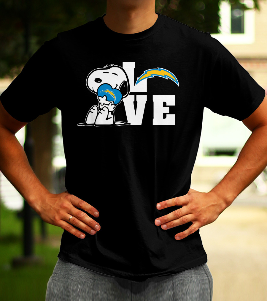 Snoopy Love Los Angeles Chargers Hugging Football Helmet T-Shirt