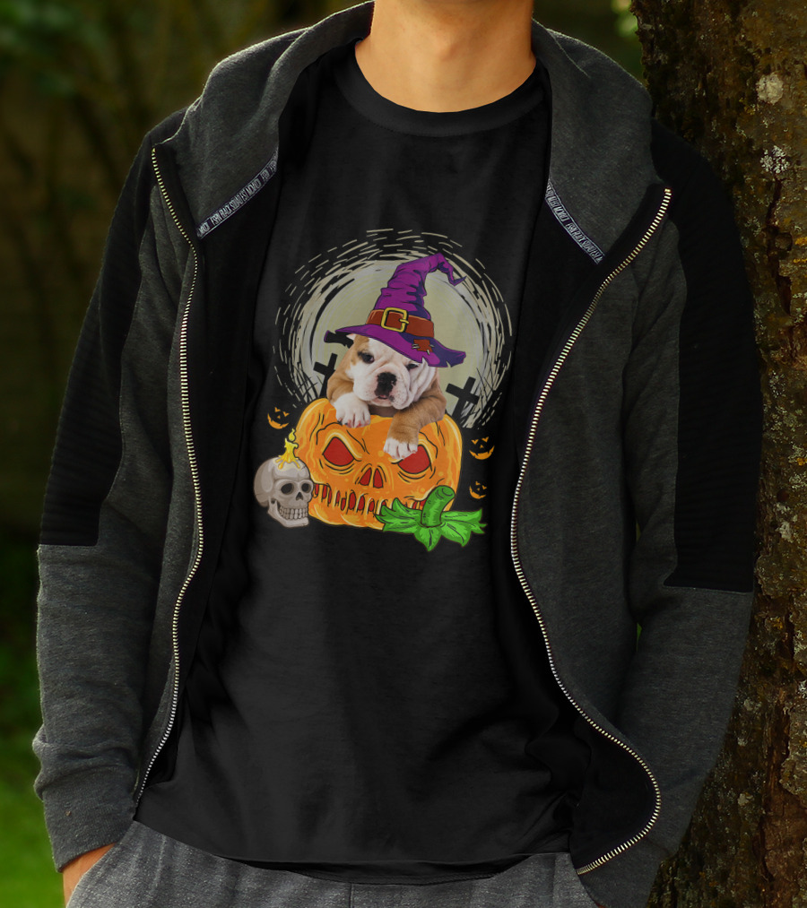 Cute English Bulldog Witch On Skull Pumpkin T-Shirt
