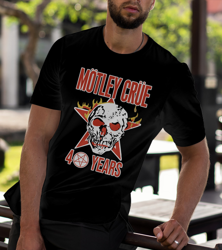 MÖTLEY CRÜE 40 YEARS SKULL FLAMES STAR PENTAGRAM T-Shirt