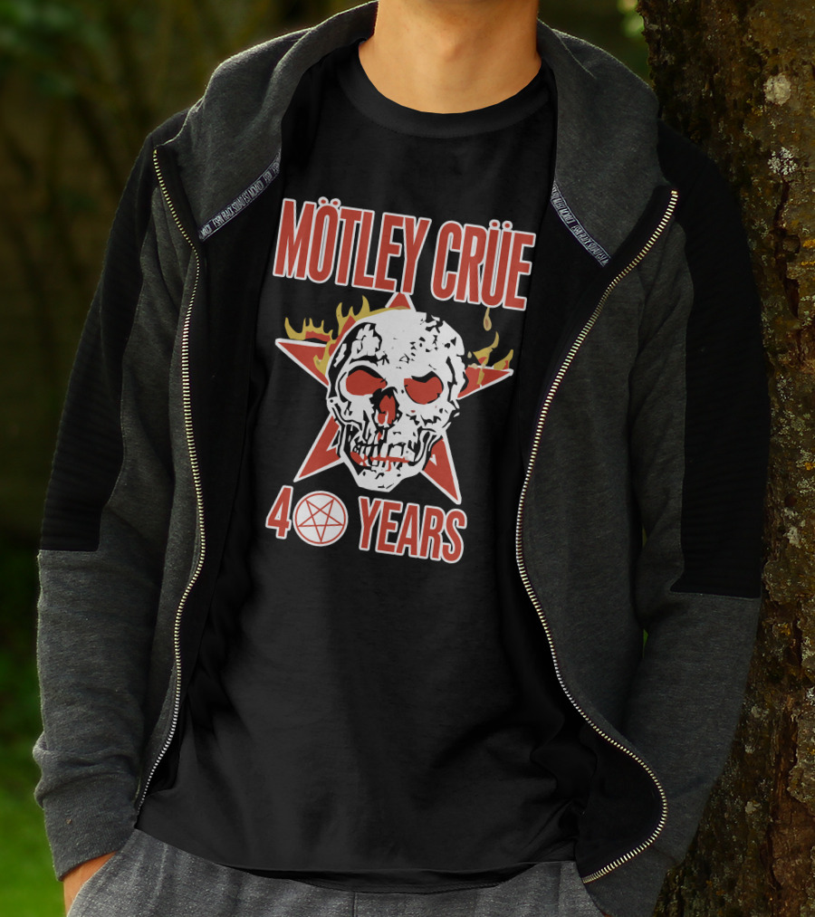 MÖTLEY CRÜE 40 YEARS SKULL FLAMES STAR PENTAGRAM T-Shirt