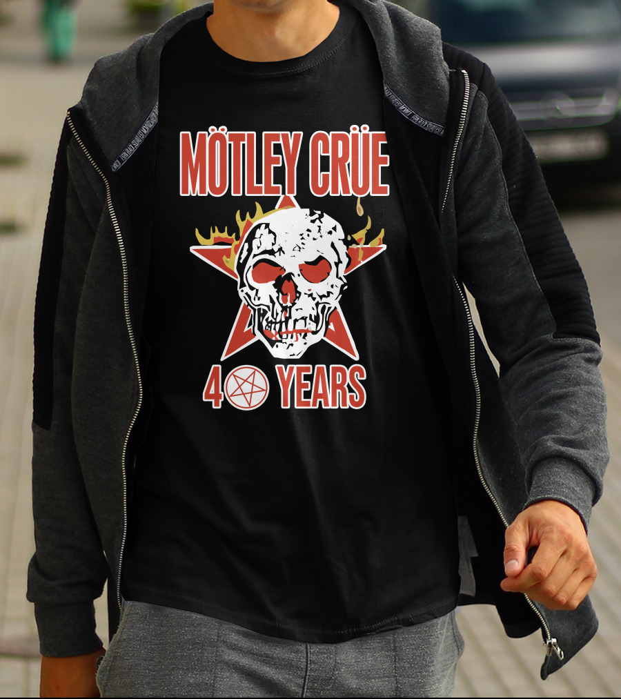 MÖTLEY CRÜE 40 YEARS SKULL FLAMES STAR PENTAGRAM T-Shirt