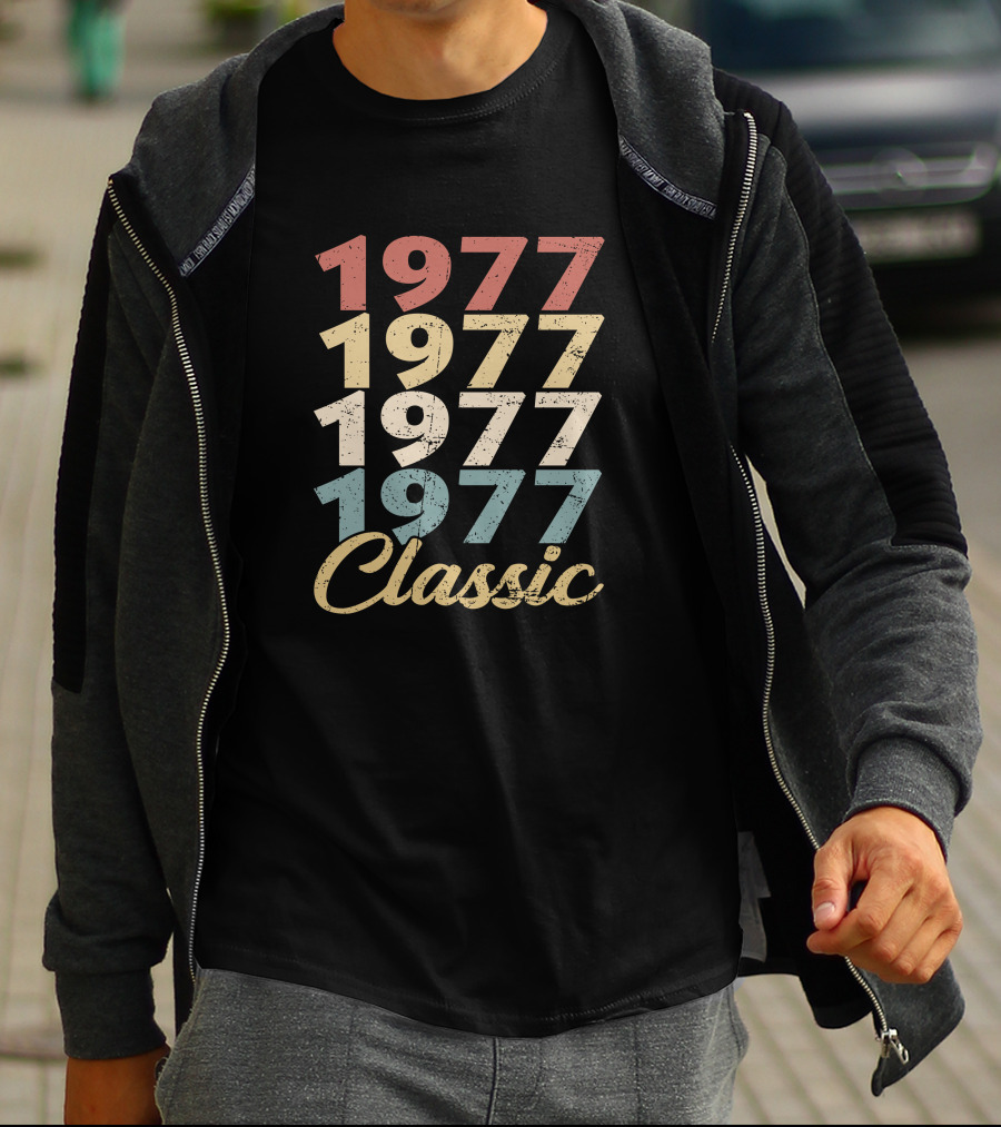 1977 Classic Vintage T-Shirt