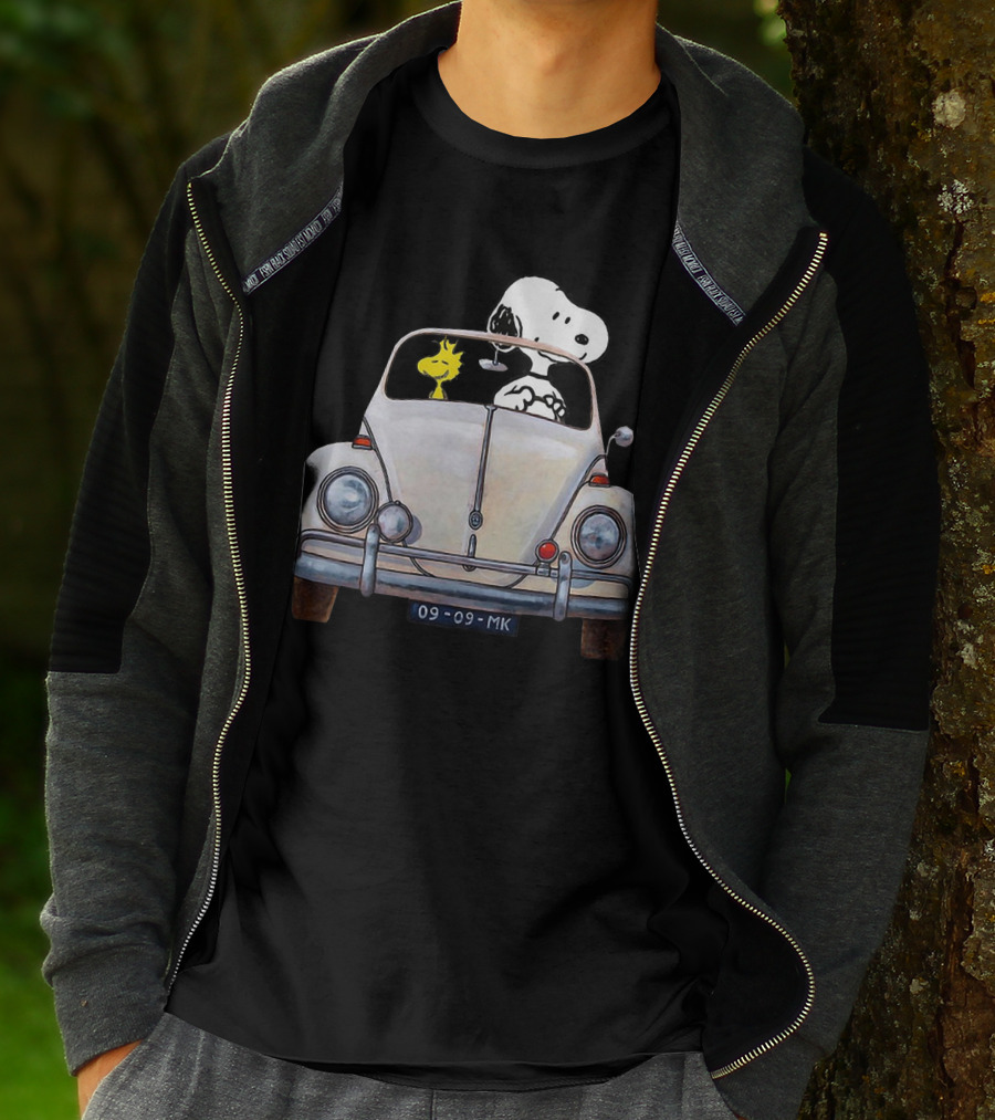 Snoopy And Woodstock Riding In Classic Volkswagen Beetle Car T-Shirt