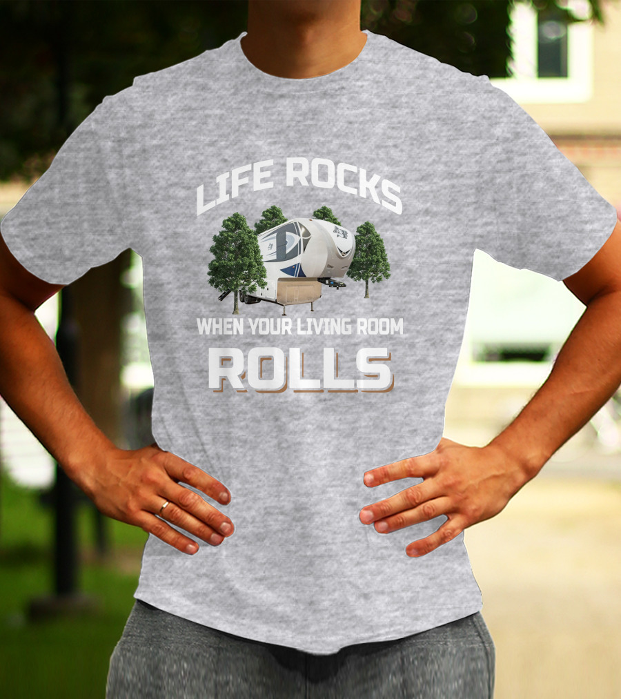 LIFE ROCKS WHEN YOUR LIVING ROOM ROLLS Arctic Fox 29 T-Shirt