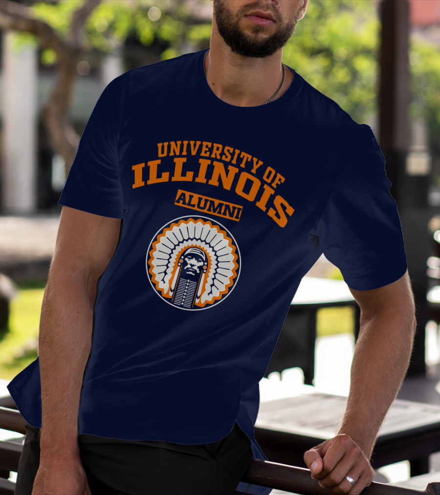 UNIVERSITY OF ILLINOIS ALUMNI T-Shirt