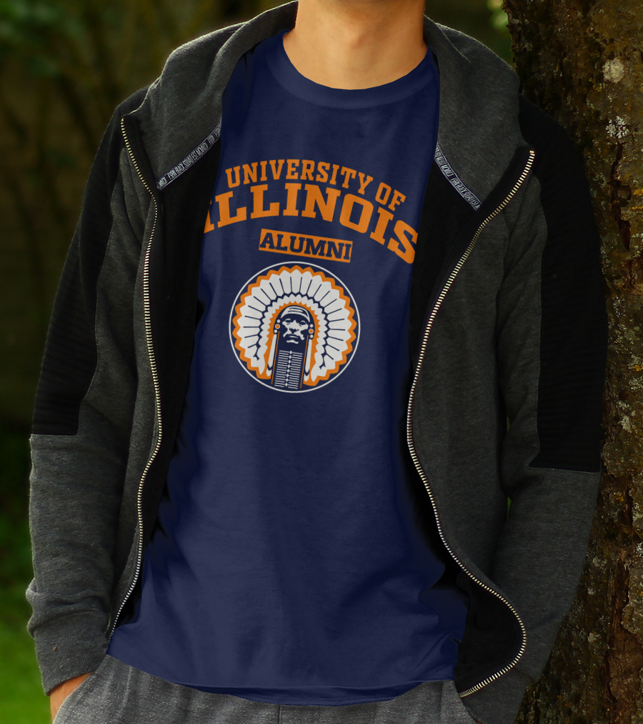 UNIVERSITY OF ILLINOIS ALUMNI T-Shirt