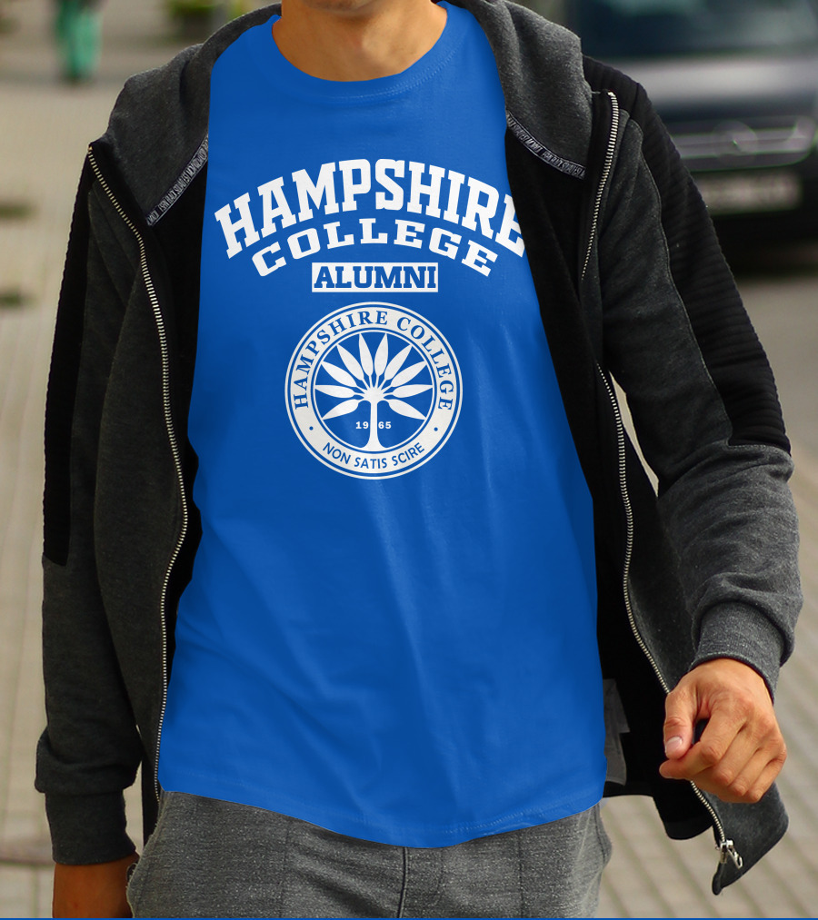 Hampshire College Alumni Non Satis Scire 1965 T-Shirt