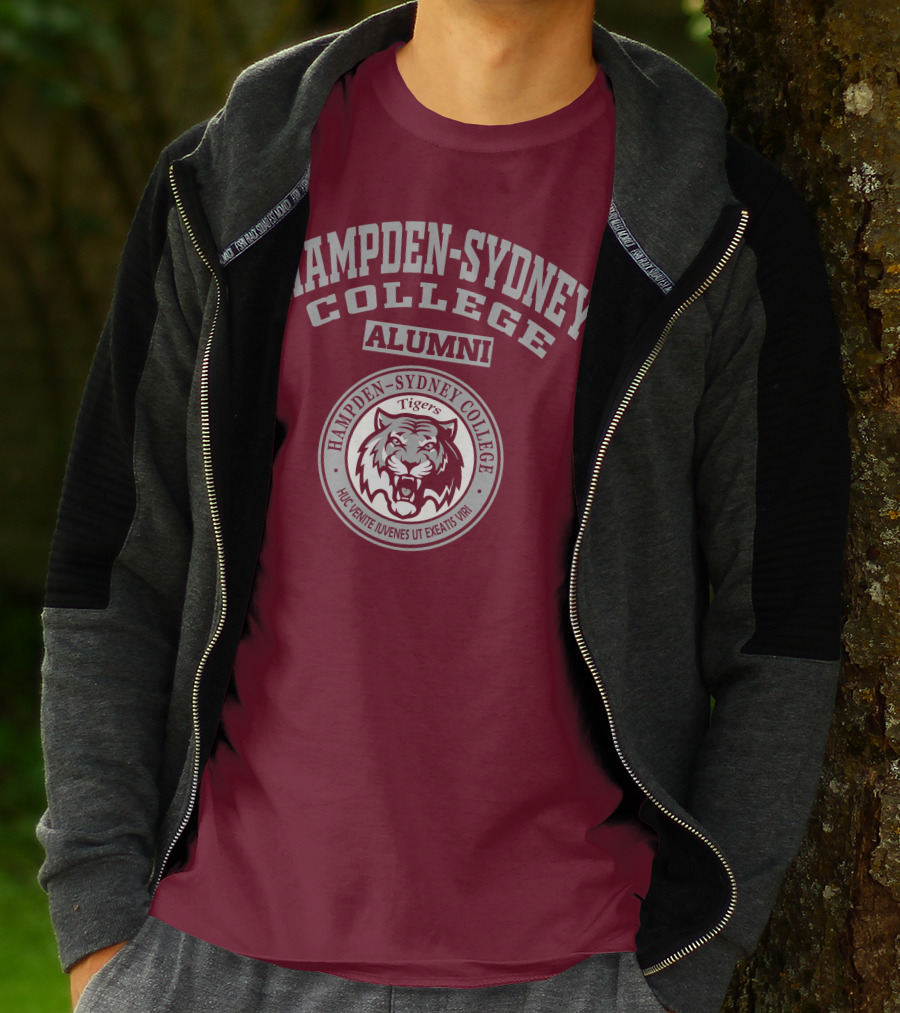 Hampden–Sydney College Alumni Tigers Huc Venite Iuvenes Ut Exeatis Viri T-Shirt
