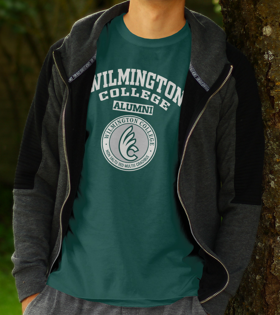 Wilmington College Alumni Non Saltu Sed Multis Gradibus T-Shirt
