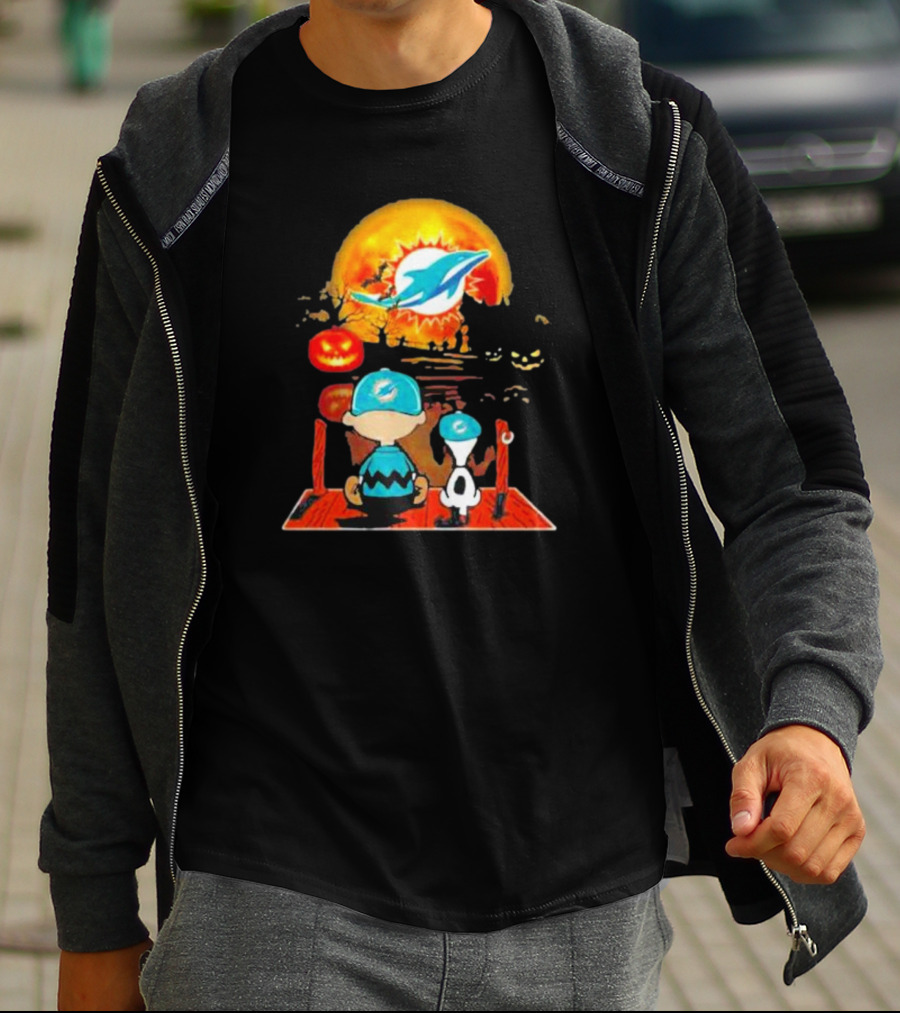 Snoopy Charlie Brown Miami Dolphins Halloween Pumpkin Moon T-Shirt