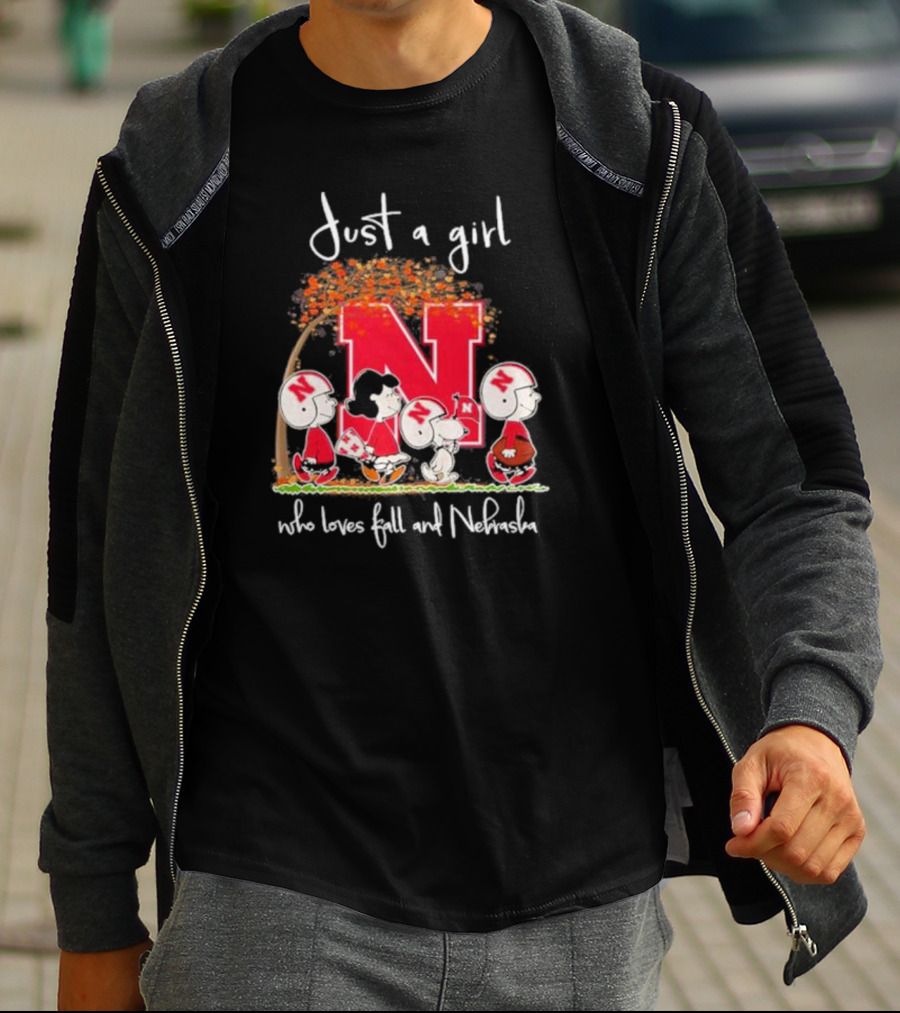 Just A Girl Who Loves Fall And Nebraska Peanuts Gang Football T-Shirt