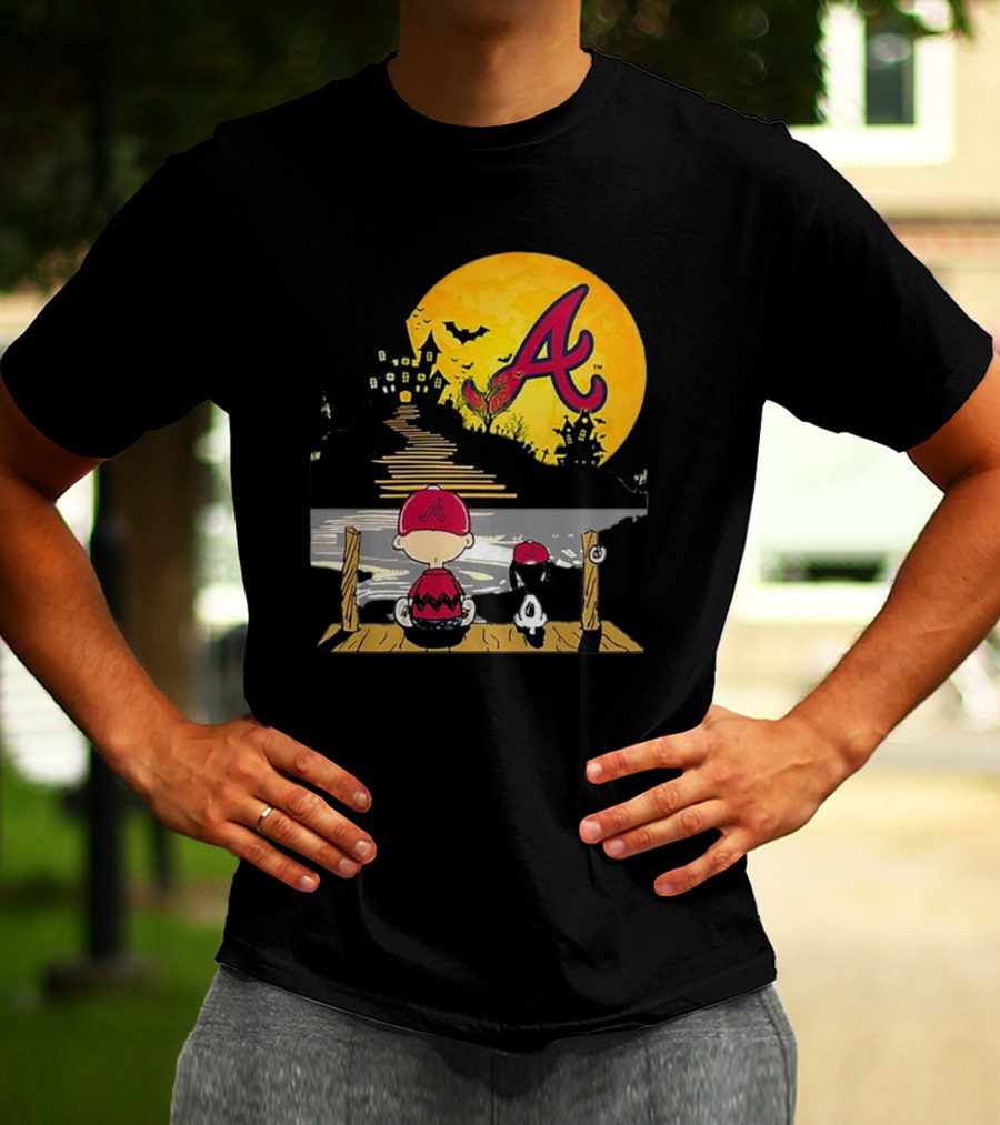 Snoopy Charlie Brown Atlanta Braves Halloween Under Moon T-Shirt