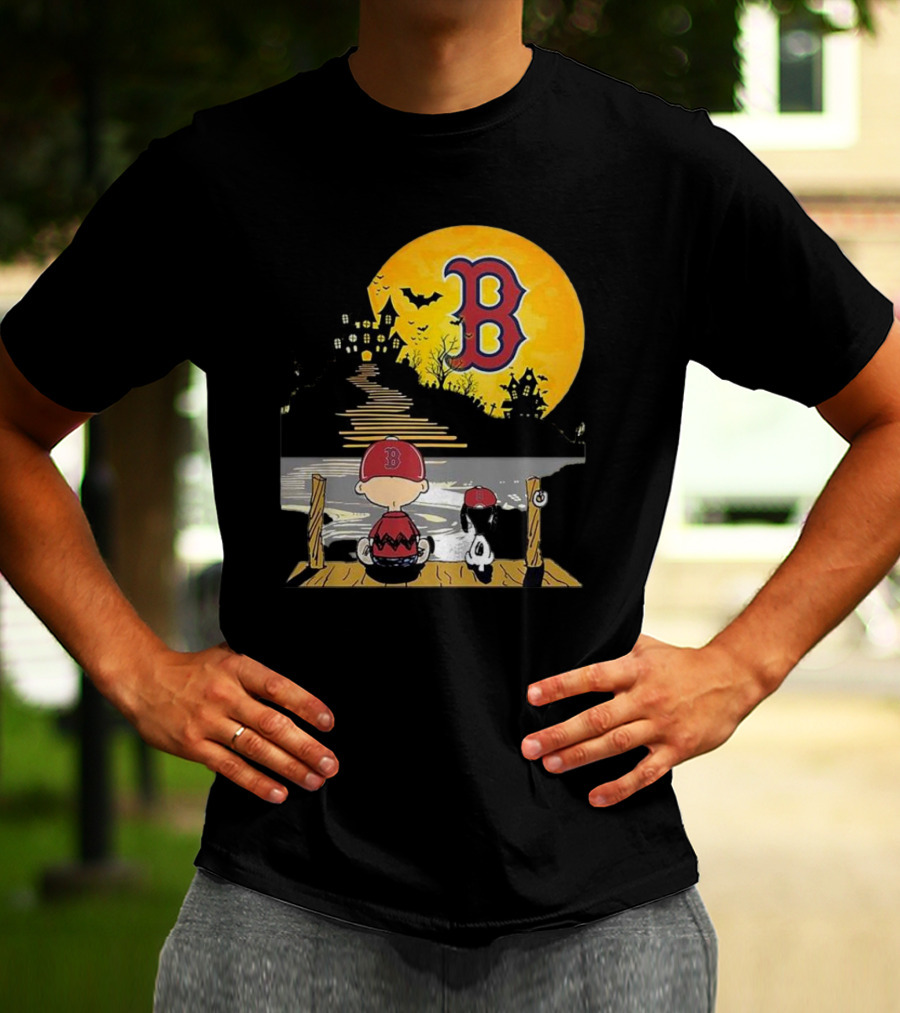 Snoopy And Charlie Brown Boston Red Sox Halloween Moon Scene T-Shirt