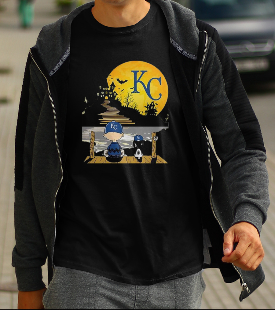 Snoopy Charlie Brown Halloween Kansas City Royals Moon Scene T-Shirt
