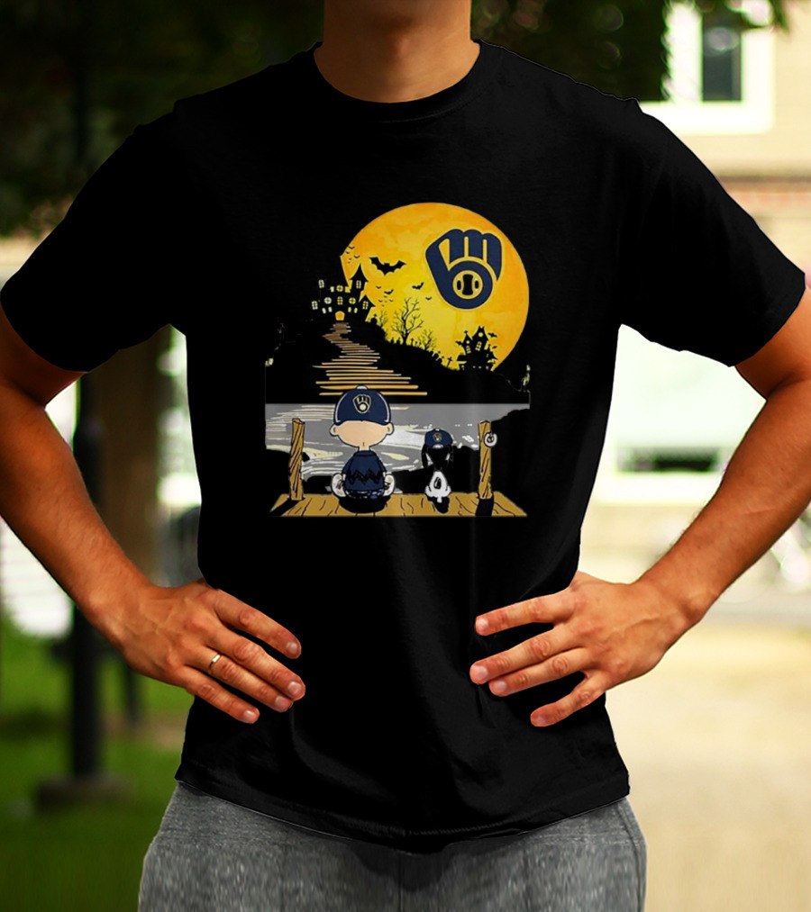 Snoopy Charlie Brown Under Moon Milwaukee Brewers Halloween Mansion Bats T-Shirt