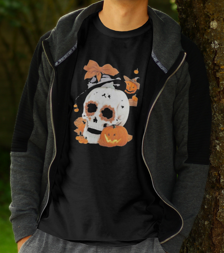 The Witch's Skull Pumpkin Halloween Hat And Laughing Jack-O'-Lanterns T-Shirt