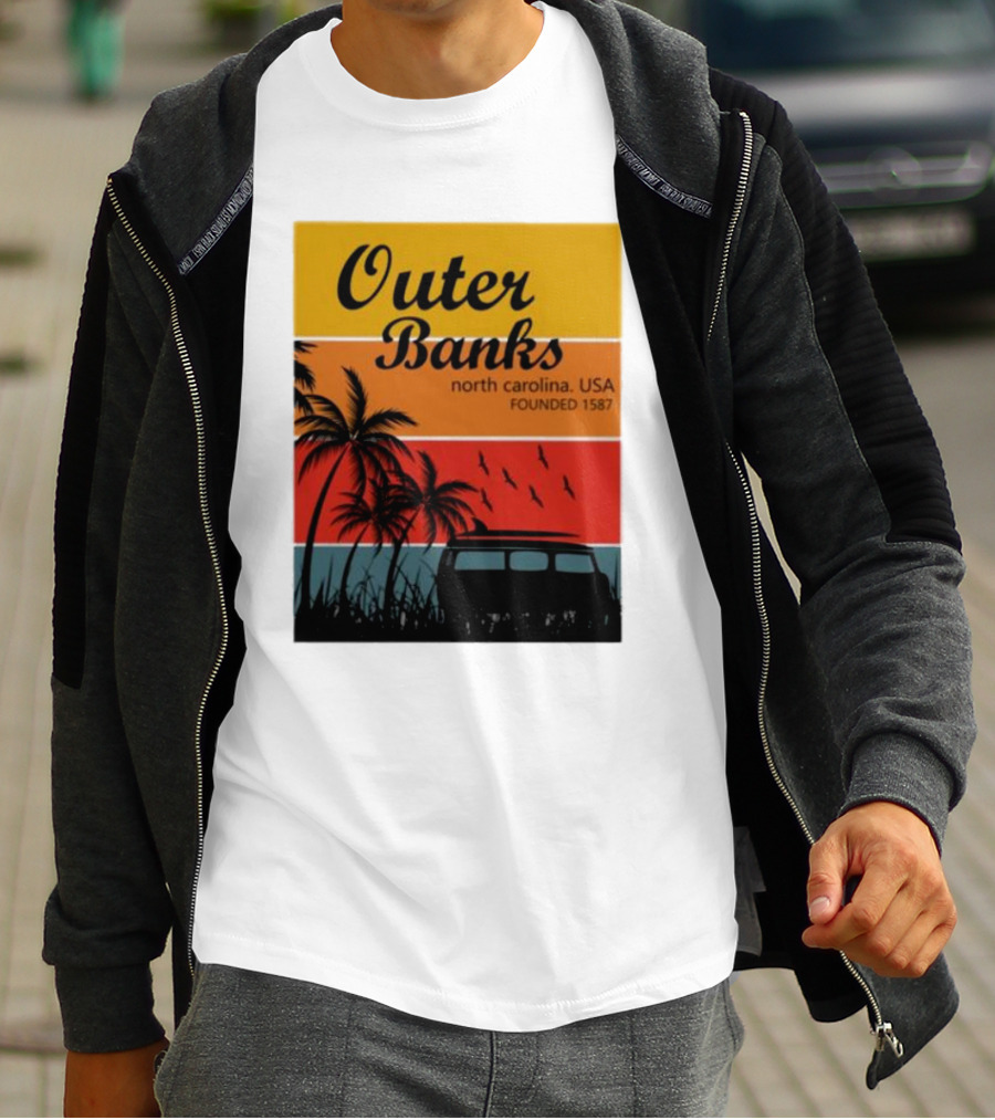 Outer Banks North Carolina USA Founded 1587 Vintage Car Beach Palm Trees T-Shirt