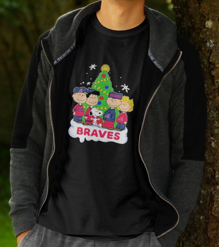 Braves Peanuts Snoopy Christmas Tree Charlie Brown Lucy Linus Woodstock T-Shirt